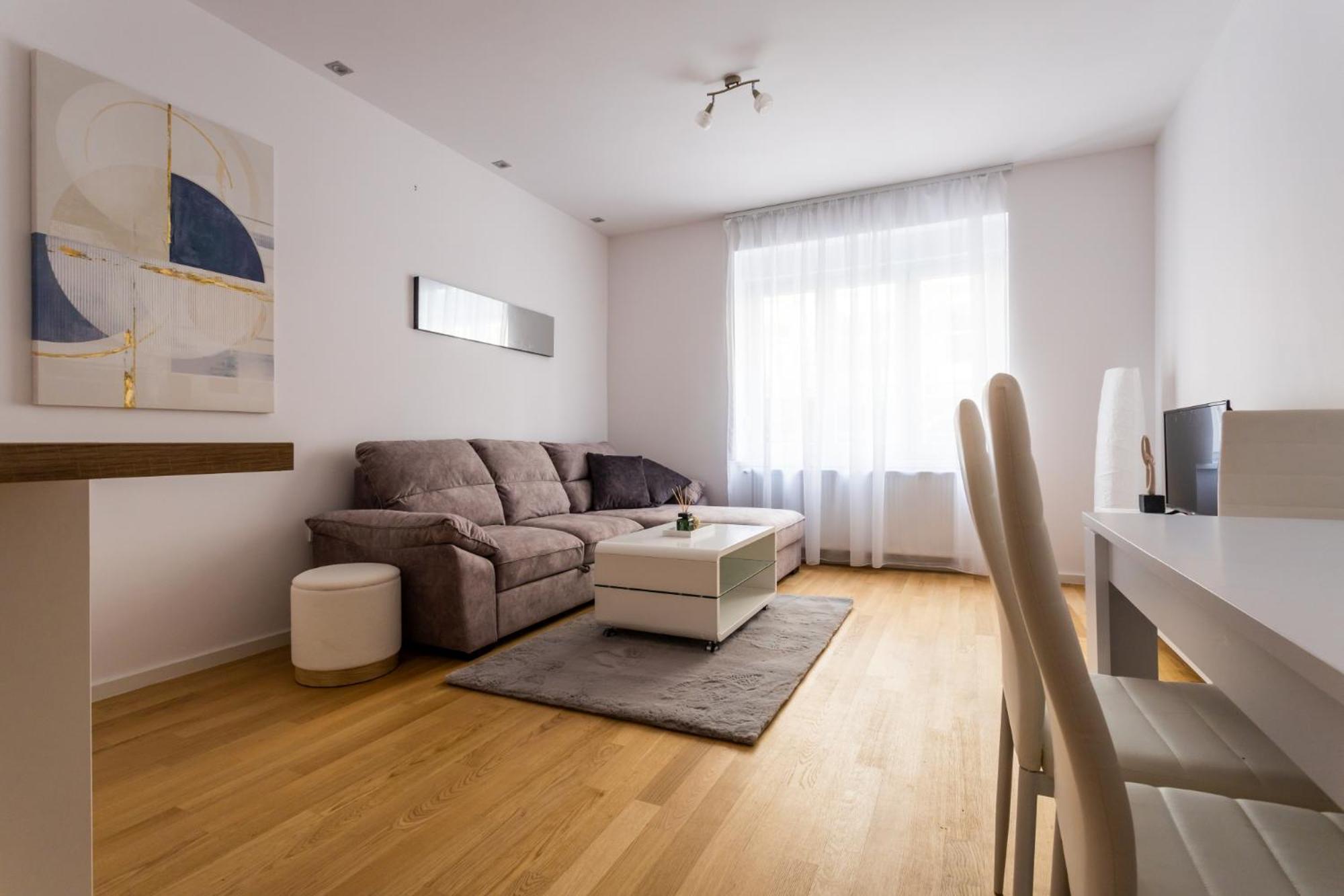 Nevena By Blue Apartment *