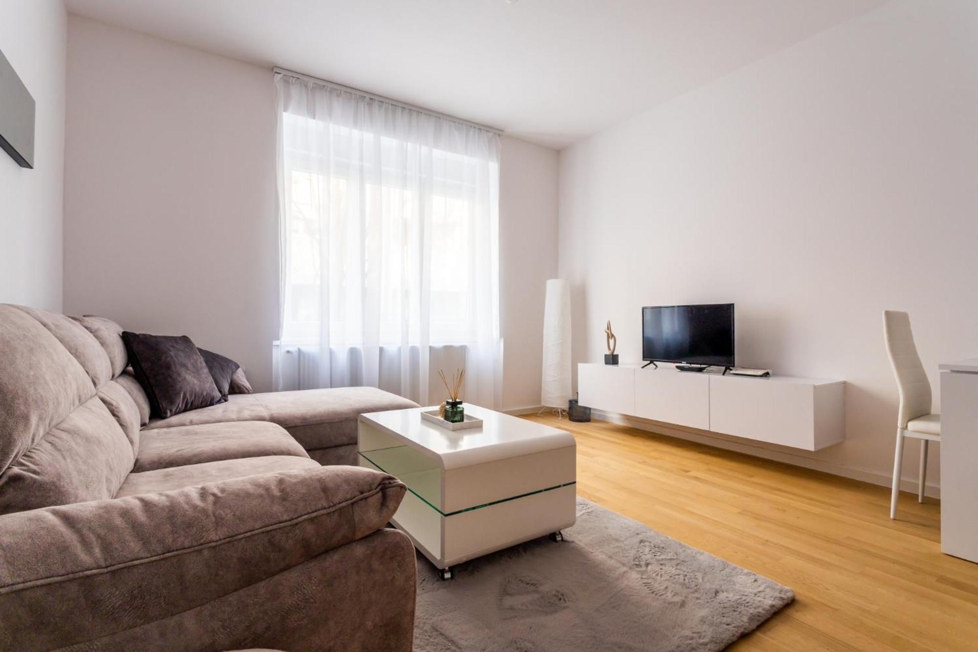 Nevena By Blue Apartment